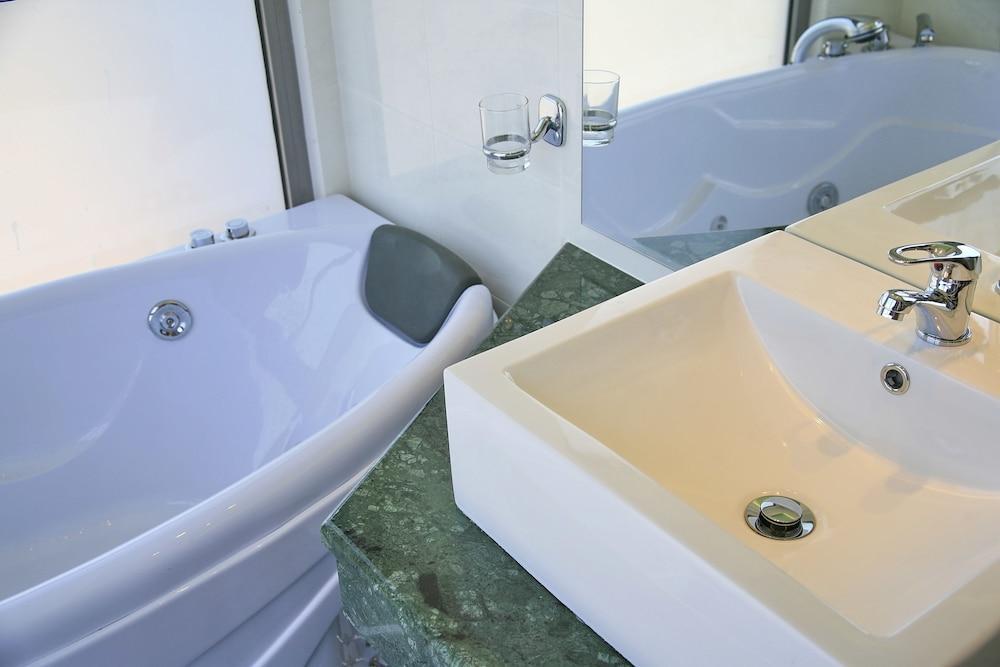 All Senses Ocean Blue Sea Side Resort (Adults Only) Petaloudes ภายนอก รูปภาพ